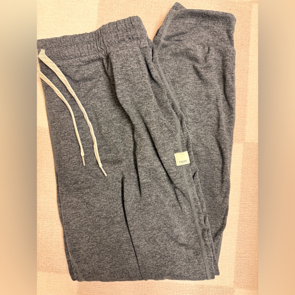 Vuori Heather Gray Joggers - long